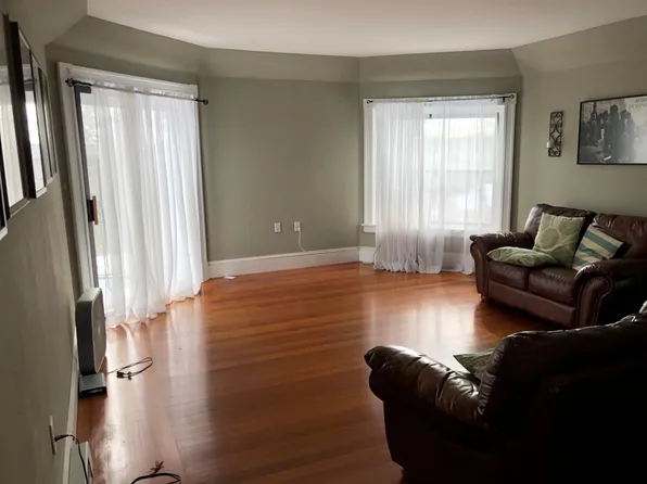 40 Walpole St APT 3, Norwood, MA 02062