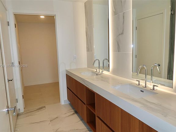 5th image of 1400 Biscayne Blvd #4502