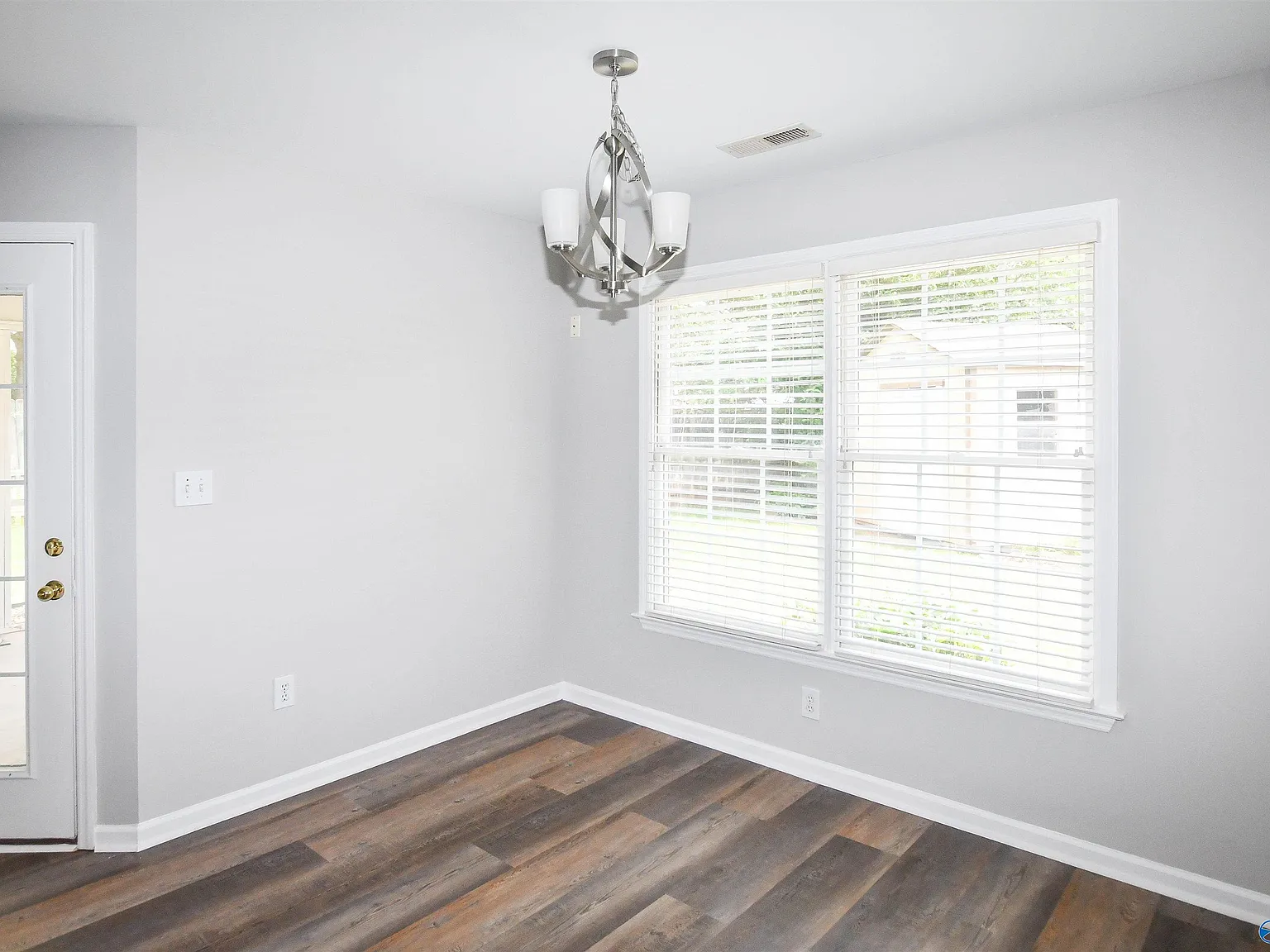 3 bed, 2.0 bath, 1658 sqft, $1,895 — Photo 4