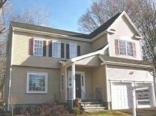 1070 High St, Fairfield, CT 06430