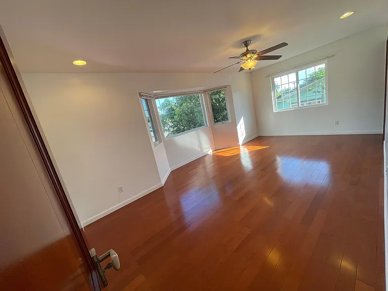 (Upstair) Master Bedroom