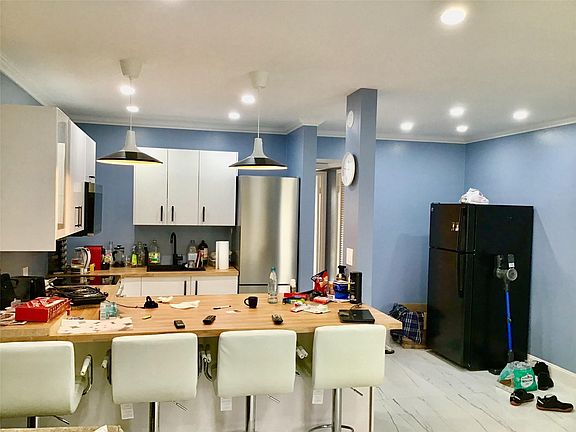 4th image of 35 Preston A #35