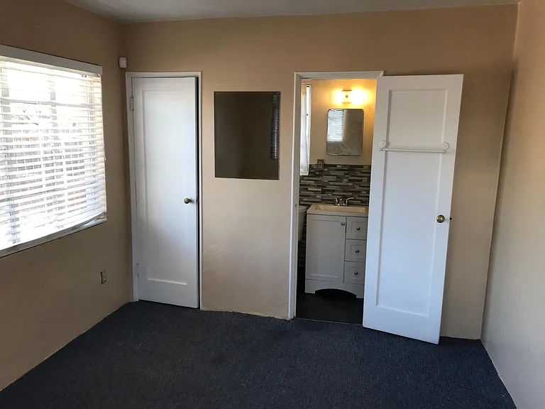 1338 N Euclid Ave — Photo 17