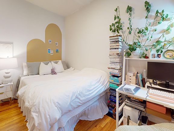 3rd image of 163 Mulberry St APT 11