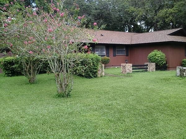 1st image of 375 Banyan Dr