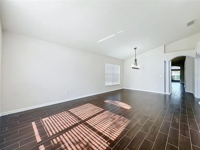 1045 Willow Branch Dr — Photo 8