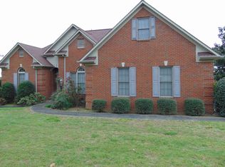 17 Eastridge Rd, Fayetteville, TN 37334