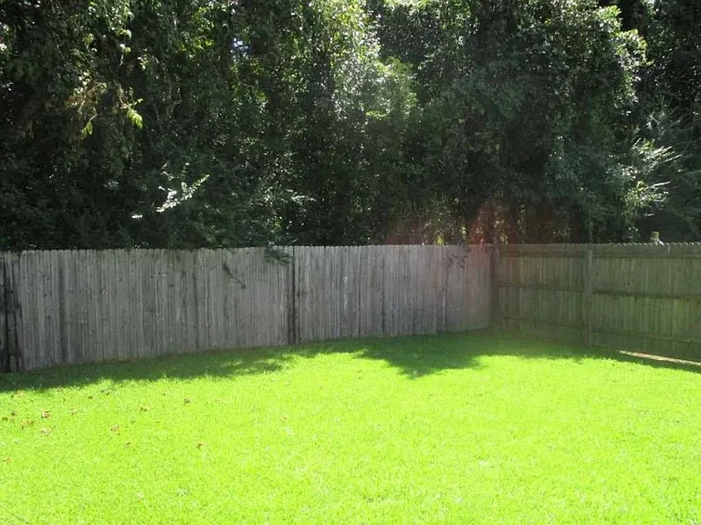 3108 Plantation Dr — Photo 2