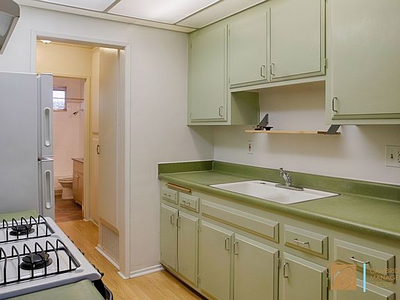 3rd image of 554 Greenbrier Dr #11