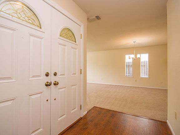 5th image of 8133 Stacey Hills Dr