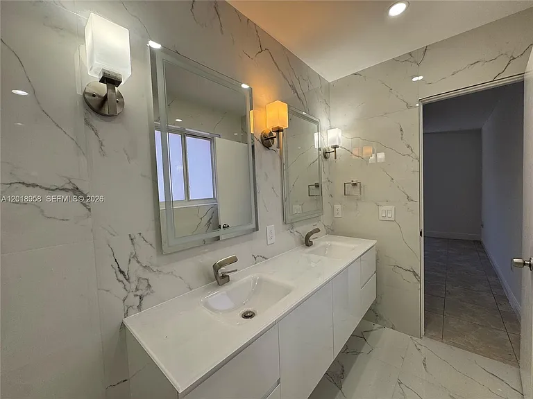 15428 SW 50th Ter — Photo 4