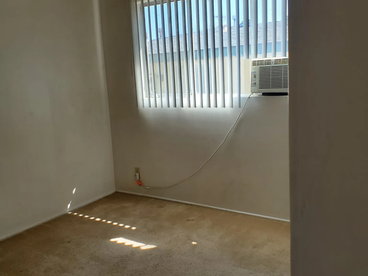 2 bed, 696 sqft, $2,025 — Photo 4