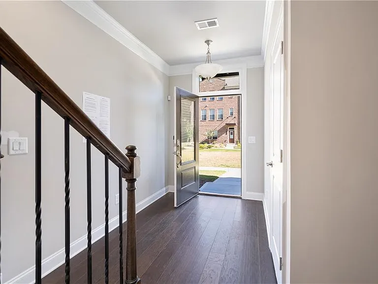 1777 Toni Way — Photo 4
