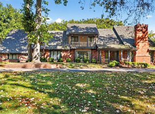 73 Overhills Dr, Saint Louis, MO 63124