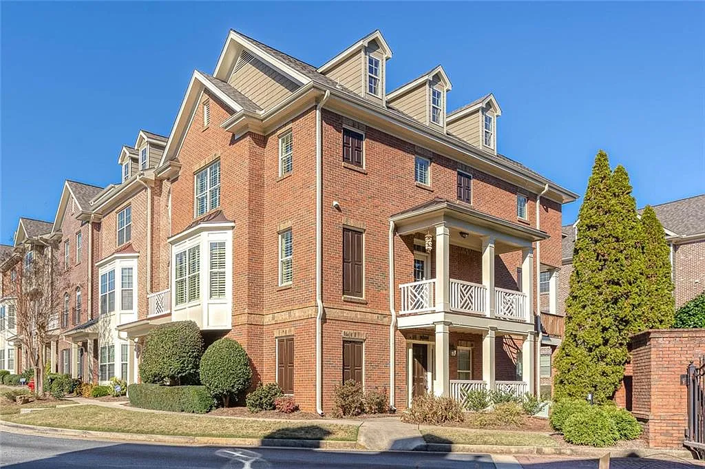 4 bed, 3.5 bath, 2658 sqft, $3,200 — Photo 1