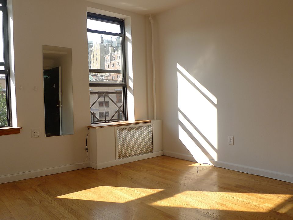 1st image of 180 1st Ave