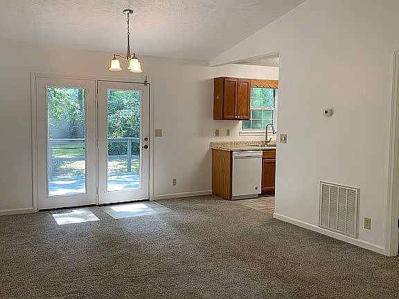 Living room/dining combo