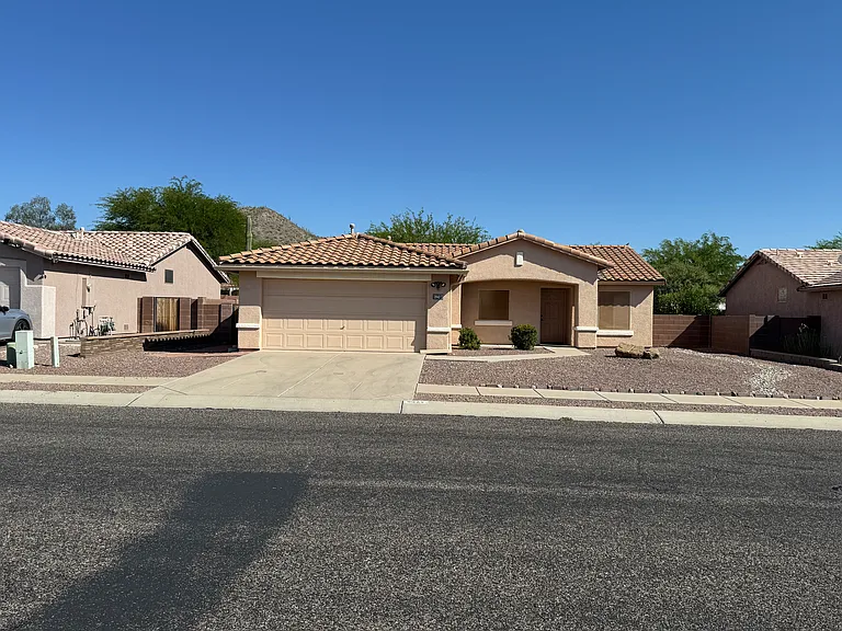 2542 W Brandy Crest Dr — Photo 2