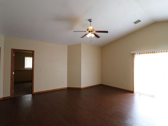 5th image of 1617 Clover Dr