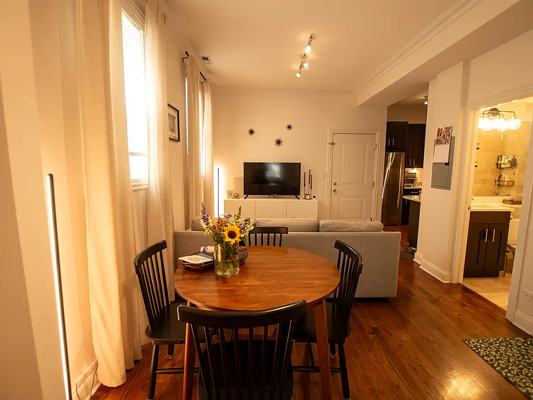 1032 N Marshfield Ave #2F — Photo 4
