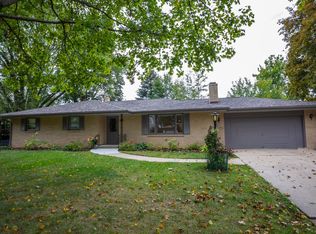 5027 Potomac Dr, Rockford, IL 61107