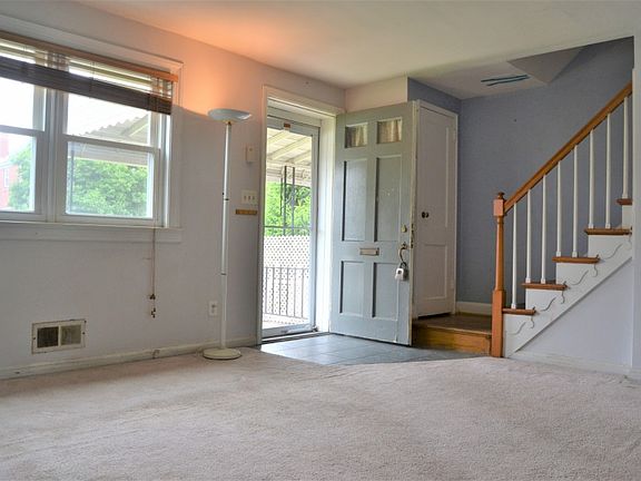 5th image of 710 Eastshire Dr