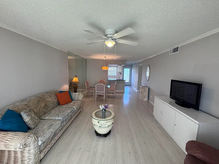 300 NE 26th Ave #4030 — Photo 8