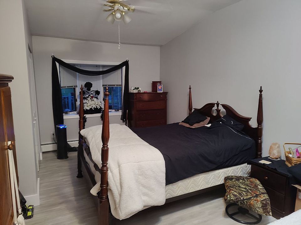 Master bedroom 210 sq ft