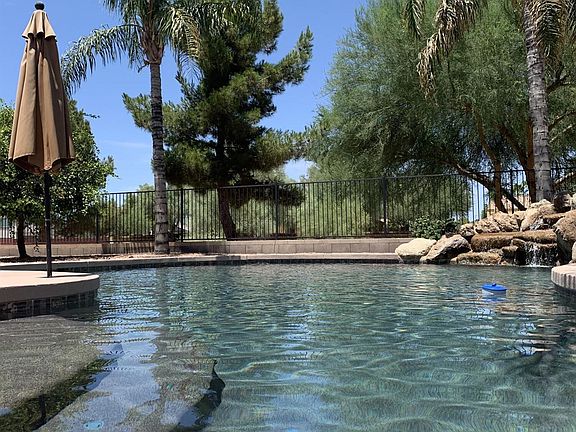 3rd image of 1228 E Macaw Dr
