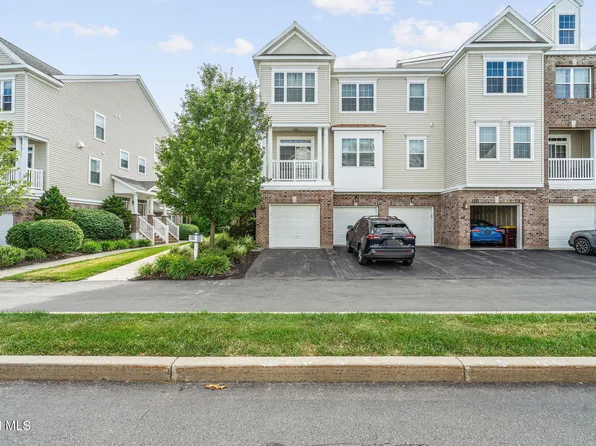 1207 Admirals Walk Drive, Cohoes, NY 12047