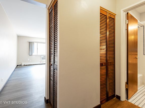 4th image of 3620 N Pine Grove Ave APT 414