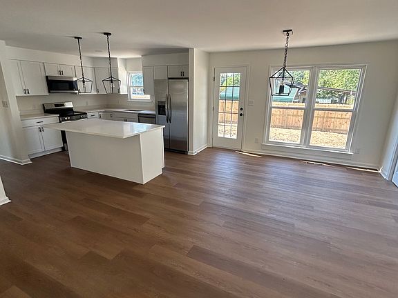 4th image of 313 Belinda Pkwy