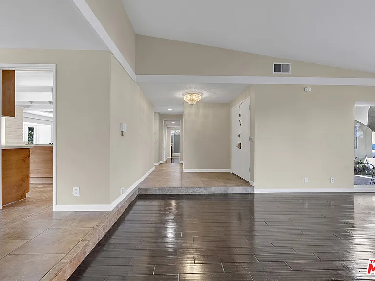 26572 Academy Dr — Photo 15