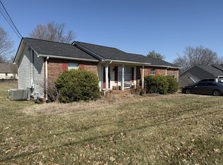 1002 Sunday Silence Dr, Greenbrier, TN 37073