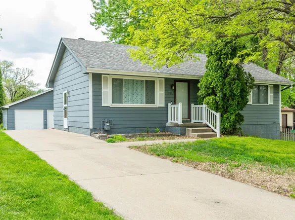 6006 SW 7th St, Des Moines, IA 50315