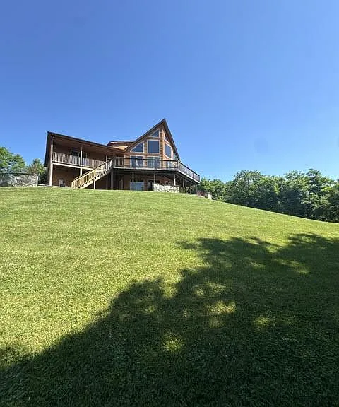 80 Walnut Ct — Photo 2