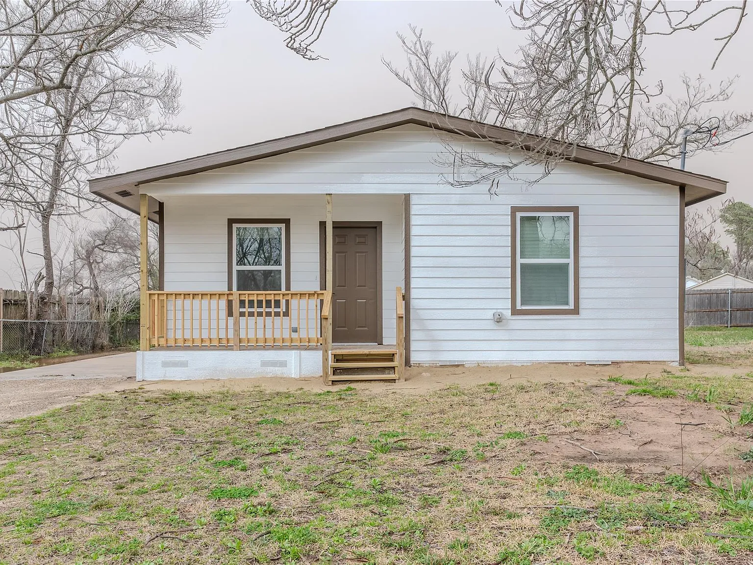 3 bed, 2.0 bath, 1444 sqft, $1,500 — Photo 1