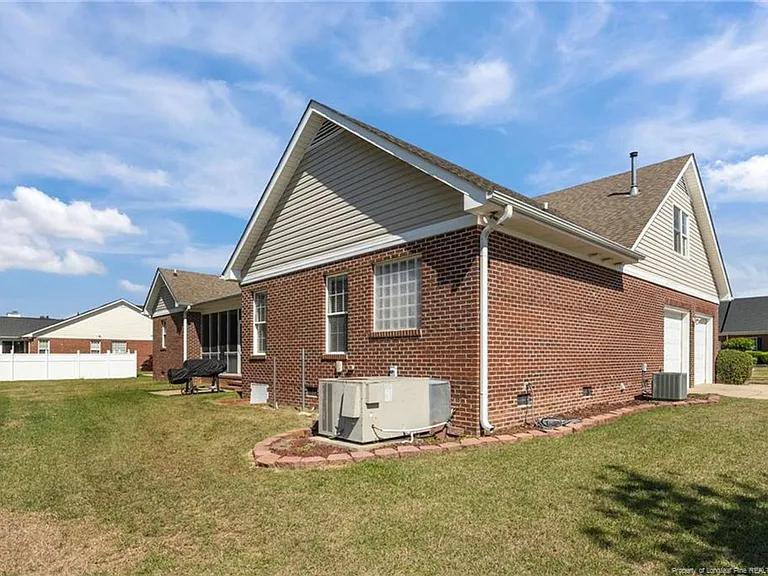 3805 Sunchase Dr — Photo 40