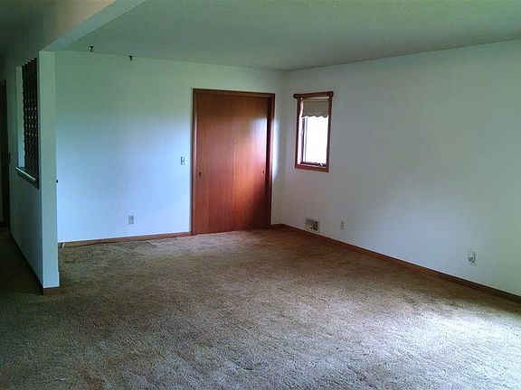 5th image of 68501 410th St