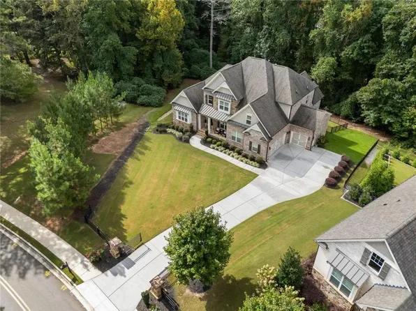 7559 Bates Dr, Alpharetta, GA 30004