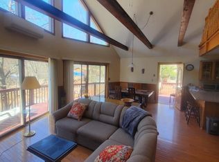 124 Autumn Rd, Dingmans Ferry, PA 18328