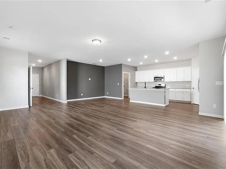 21 Golden Eagle Pkwy — Photo 8