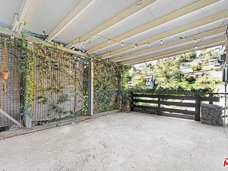 316 Crane Blvd — Photo 13