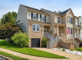6825 Malton Ct, Centreville, VA 20121