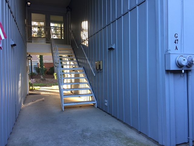 Entry to Lower Level Home