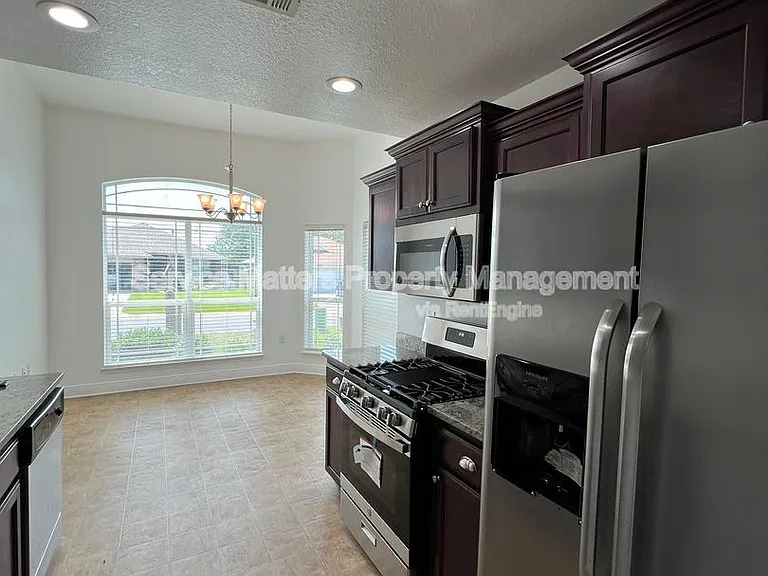 4496 Fiske St — Photo 9
