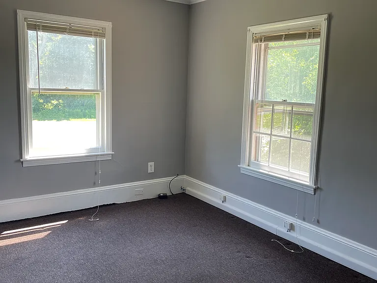 10 Bay — Photo 12