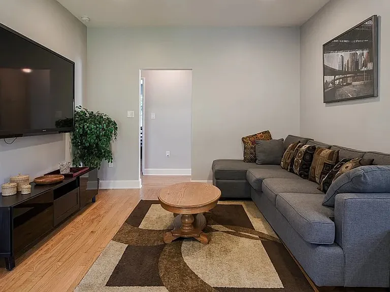 15328 Rayneta Dr — Photo 9