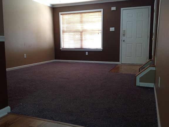 5th image of 3012 Creekside Ct