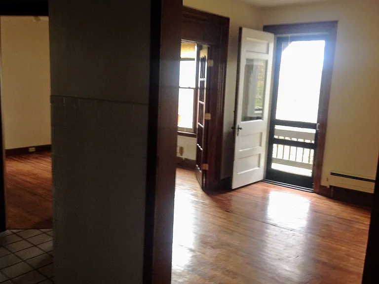 512 Wallace Ave — Photo 4